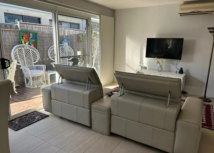 Whitfords Retreat - 2 Bedroom Unit